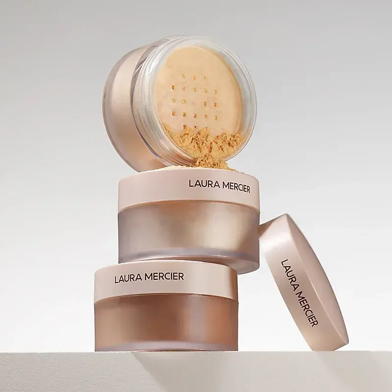 laura_mercier_Translucent_Loose_Setting_Powder_Ultra-Blur_Translucent_LM_SU22_TLSPUB_PDP_ShadeRange_2000x2000_R72.webp